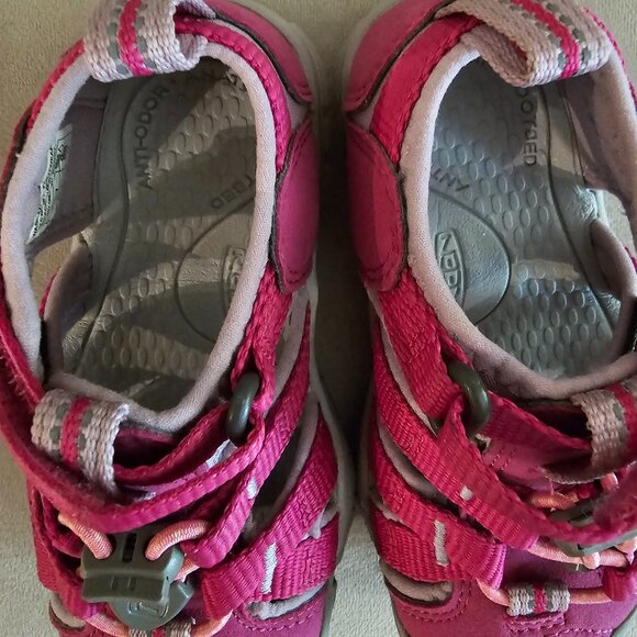 Keen Pink Water Sneakers - Size 8T - Picture 3 of 6